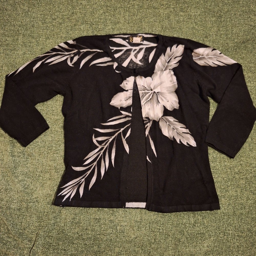 Elizabeth Black and White Floral Pattern Cardigan